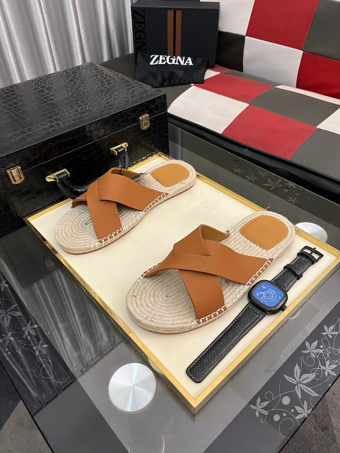 Men's shoes 💰320⌚️⌚️《HERMES》Hermès 💁♂️Men's casual slippers, compare the quality at the counter🧚🏿♂️ The upper layer has a stone pattern with clear texture, showing high-end, high-end, comfortable to wear and versatile. Purely hand-pulled, raw rubber breathable outsole, breathable and comfortable lambskin lining, 100% comfortable density, original rubber outsole wear-resistant code number 38-44. Can be customized 45-46-47